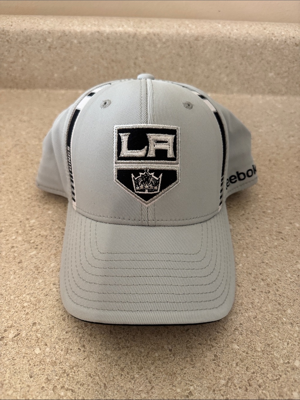 NWOT! Reebok LA Kings Light Gray and Black Baseball Cap